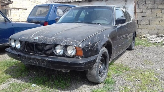BMW 525 1988, 255,445 km - 2.5 l - Quba