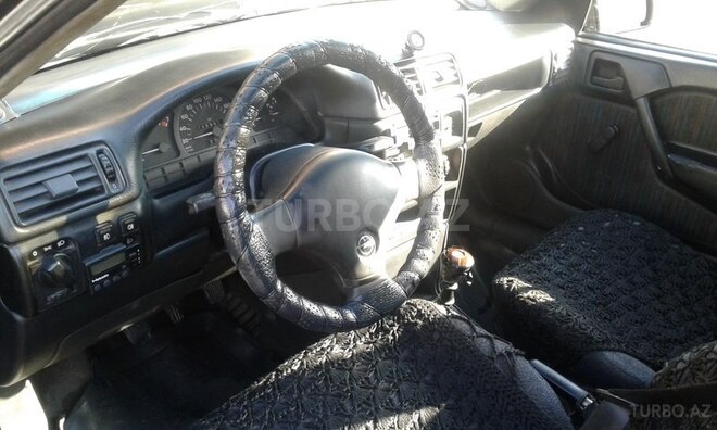 Opel Vectra 1992, 298,000 km - 2.0 l - Bakı