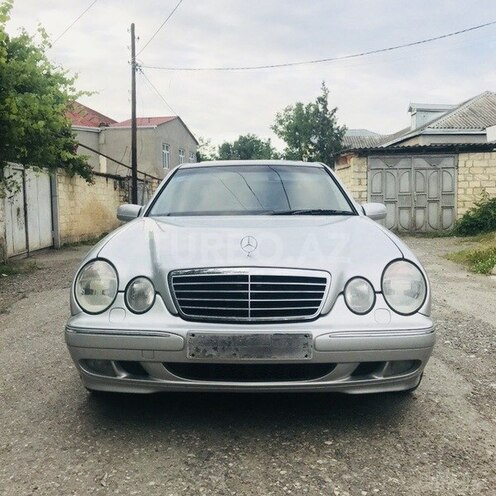 Mercedes E 280 2000, 270,000 km - 2.8 л - Quba