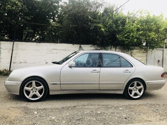 Mercedes E 280 2000, 270,000 km - 2.8 л - Quba