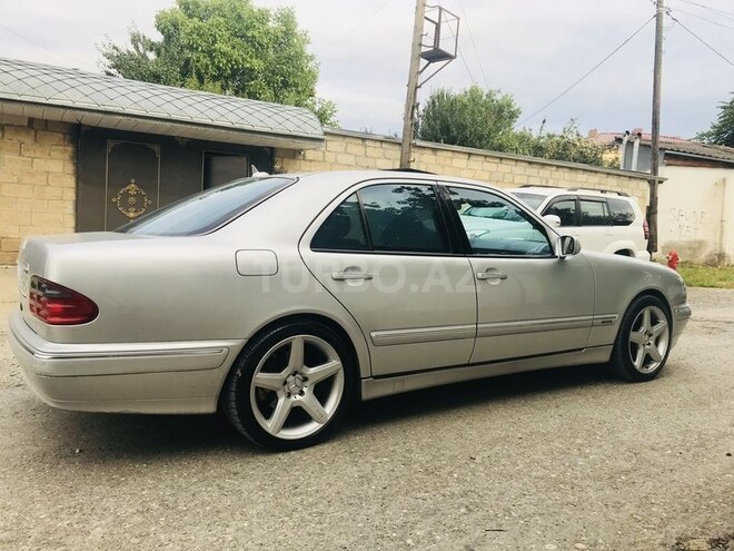 Mercedes E 280 2000, 270,000 km - 2.8 л - Quba