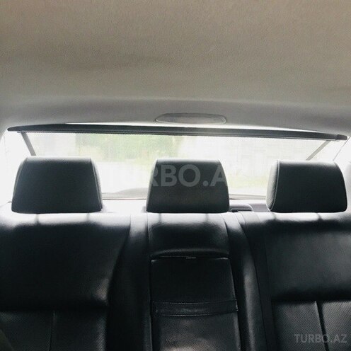 Mercedes E 280 2000, 270,000 km - 2.8 л - Quba