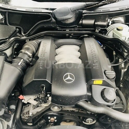 Mercedes E 280 2000, 270,000 km - 2.8 л - Quba