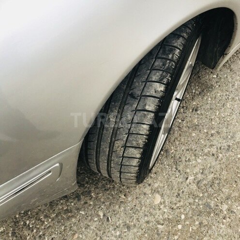 Mercedes E 280 2000, 270,000 km - 2.8 л - Quba