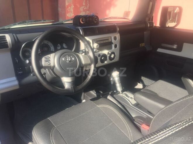 Toyota FJ Cruiser 2008, 98,000 km - 4.0 l - Bakı