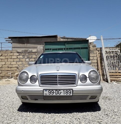 Mercedes E 220 1998, 320,000 km - 2.2 l - Bakı