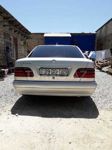 Mercedes E 220 1998, 320,000 km - 2.2 l - Bakı