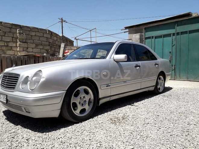 Mercedes E 220 1998, 320,000 km - 2.2 l - Bakı