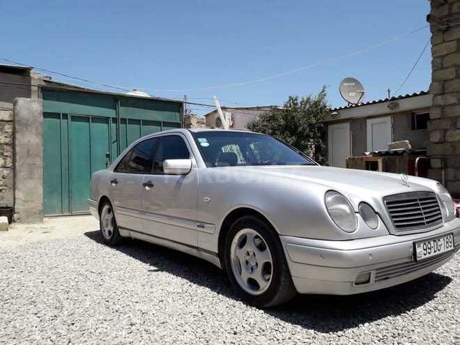 Mercedes E 220 1998, 320,000 km - 2.2 l - Bakı