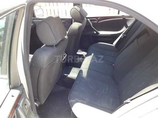 Mercedes E 220 1998, 320,000 km - 2.2 l - Bakı