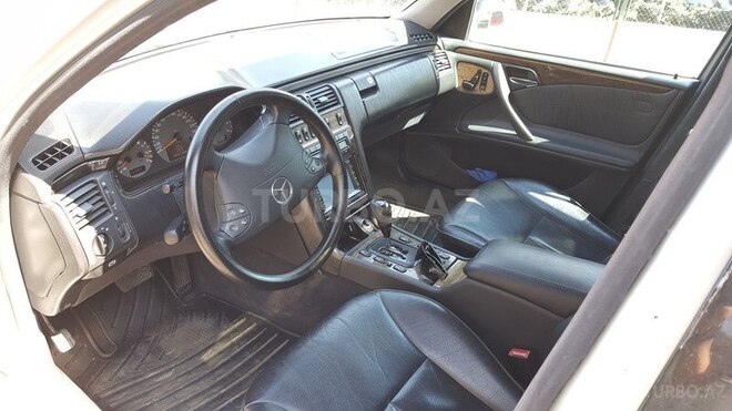 Mercedes E 320 1999, 176,000 km - 3.2 l - Bakı
