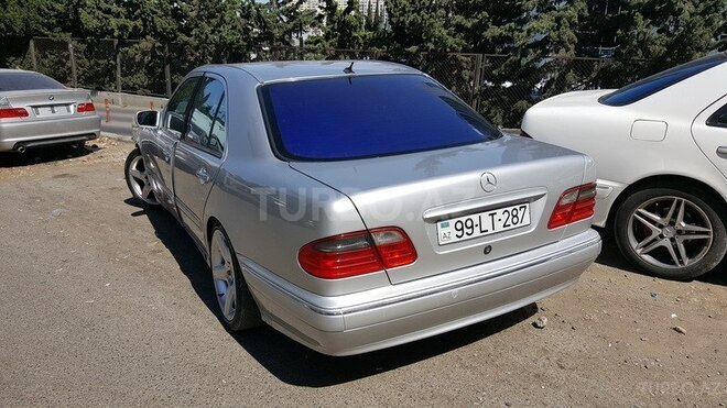 Mercedes E 320 1999, 176,000 km - 3.2 l - Bakı