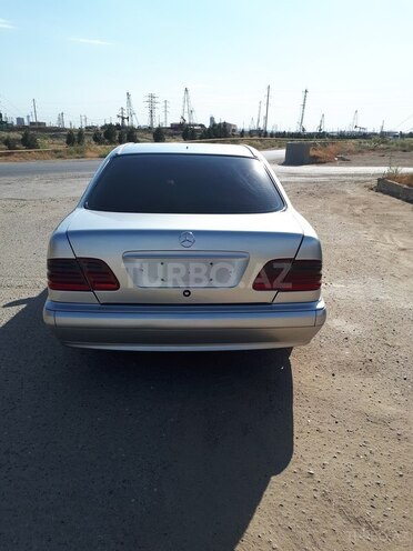 Mercedes E 220 1999, 380,000 km - 2.2 л - Bakı
