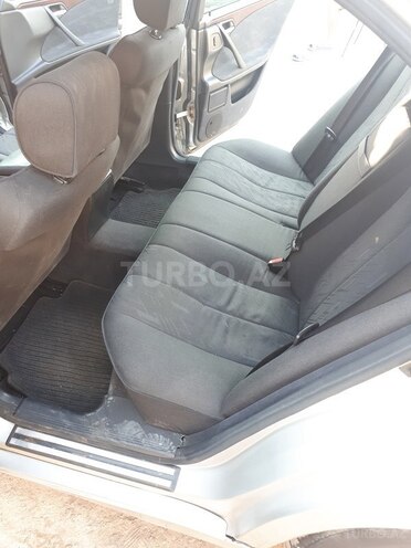 Mercedes E 220 1999, 380,000 km - 2.2 л - Bakı