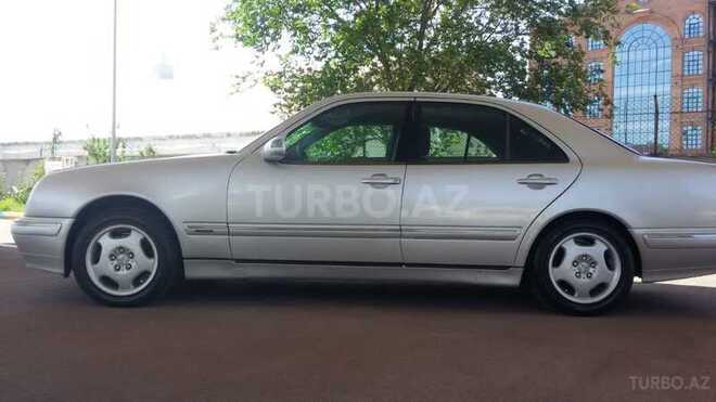 Mercedes E 220 2000, 390,000 km - 2.2 l - Bakı