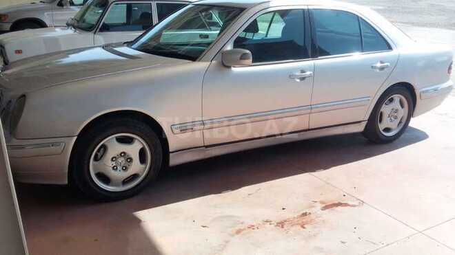 Mercedes E 220 2000, 390,000 km - 2.2 l - Bakı