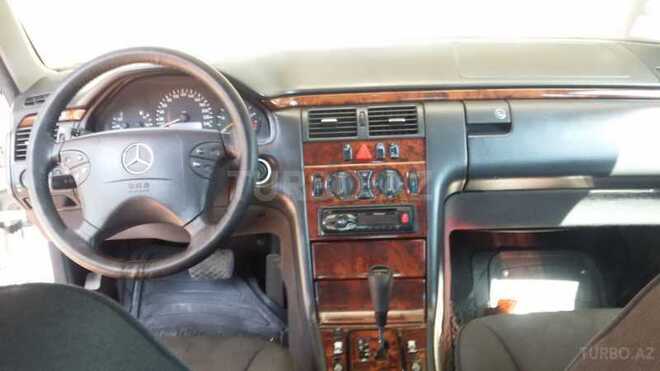 Mercedes E 220 2000, 390,000 km - 2.2 l - Bakı