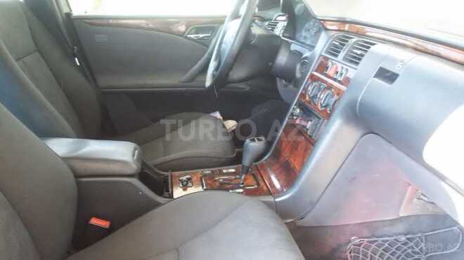 Mercedes E 220 2000, 390,000 km - 2.2 l - Bakı