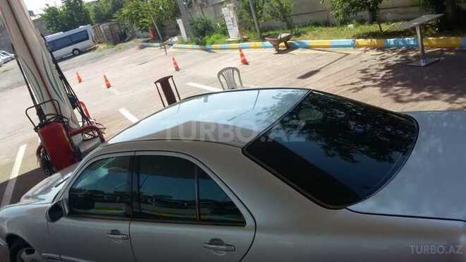 Mercedes E 220 2000, 390,000 km - 2.2 l - Bakı