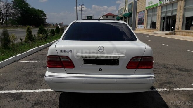 Mercedes E 240 1999, 250,000 km - 2.4 l - Bakı
