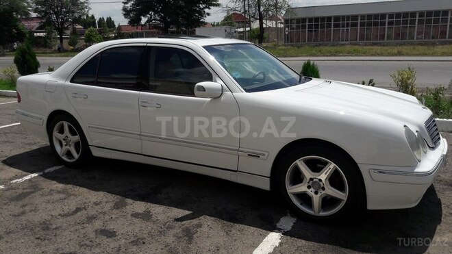 Mercedes E 240 1999, 250,000 km - 2.4 l - Bakı