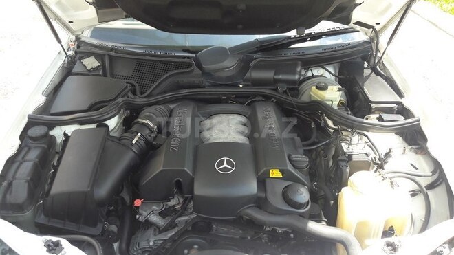 Mercedes E 240 1999, 250,000 km - 2.4 l - Bakı