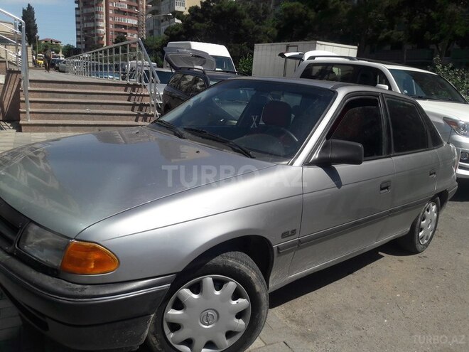 Opel Astra 1994, 186,053 km - 1.4 l - Qəbələ