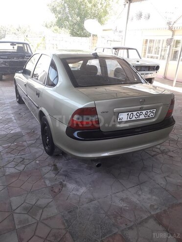 Opel Vectra 1995, 30,000 km - 1.8 l - Bakı
