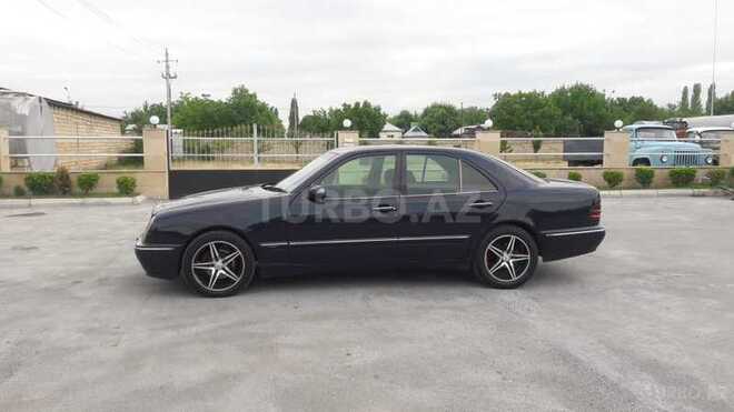 Mercedes E 220 2001, 356,400 km - 2.2 l - Bakı