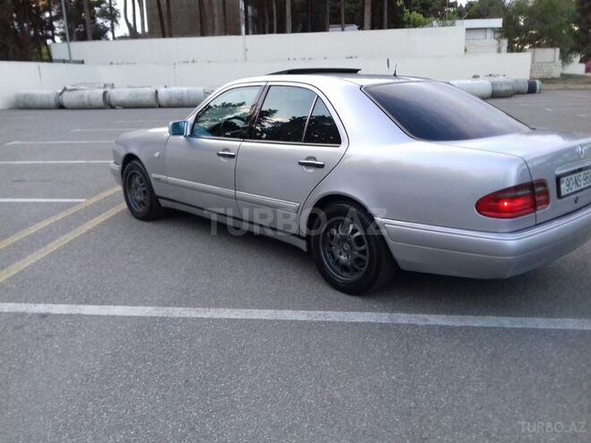 Mercedes E 320 1997, 263,000 km - 3.2 l - Siyəzən