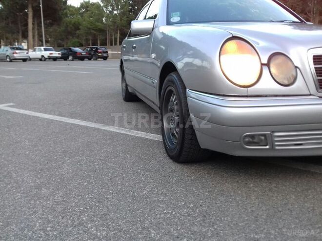 Mercedes E 320 1997, 263,000 km - 3.2 l - Siyəzən