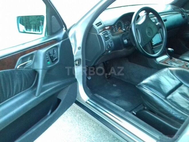 Mercedes E 320 1997, 263,000 km - 3.2 l - Siyəzən