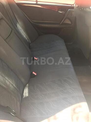 Mercedes E 230 1996, 263,000 km - 2.3 l - Bakı