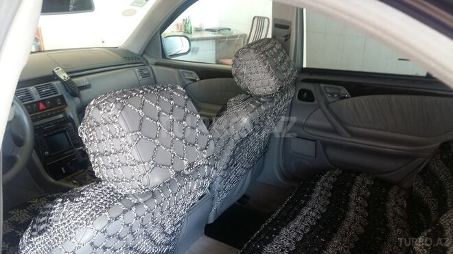 Mercedes E 320 2001, 281,000 km - 3.2 l - Yevlax