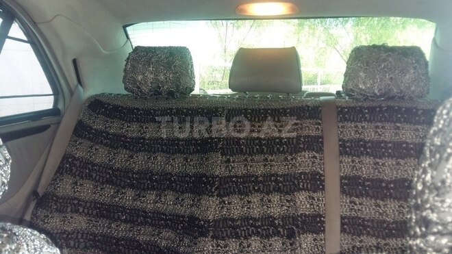 Mercedes E 320 2001, 281,000 km - 3.2 l - Yevlax