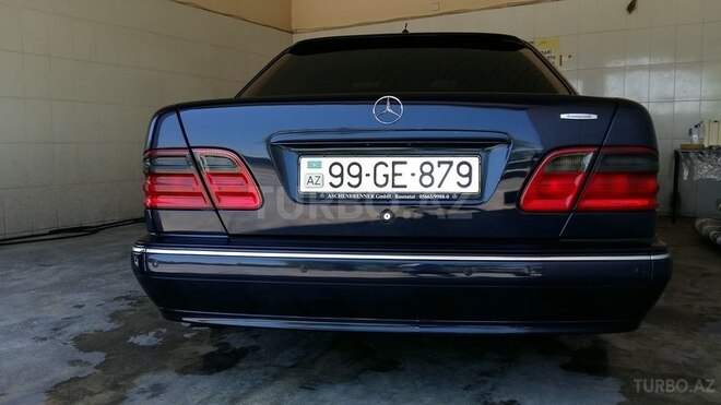 Mercedes E 320 2001, 281,000 km - 3.2 l - Yevlax
