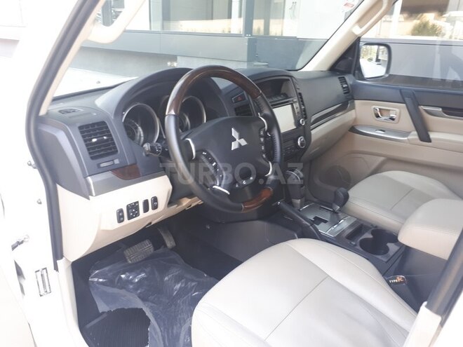 Mitsubishi Pajero 2012, 80,000 km - 3.5 л - Bakı