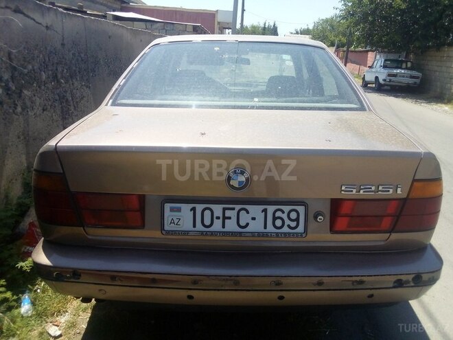 BMW 525 1988, 3,500,000 km - 0.3 l - İmişli