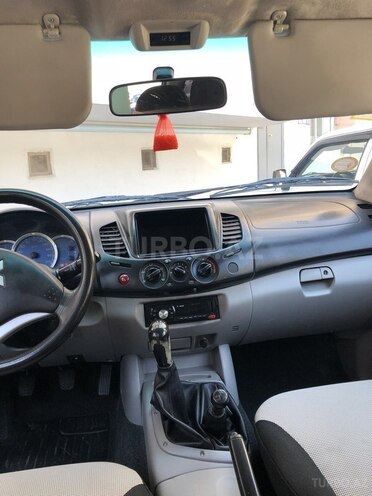 Mitsubishi L200 2010, 187,000 km - 0.3 l - Bakı