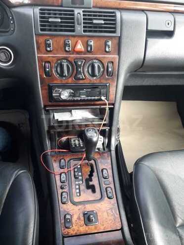 Mercedes E 240 1998, 255,000 km - 2.4 l - Bakı
