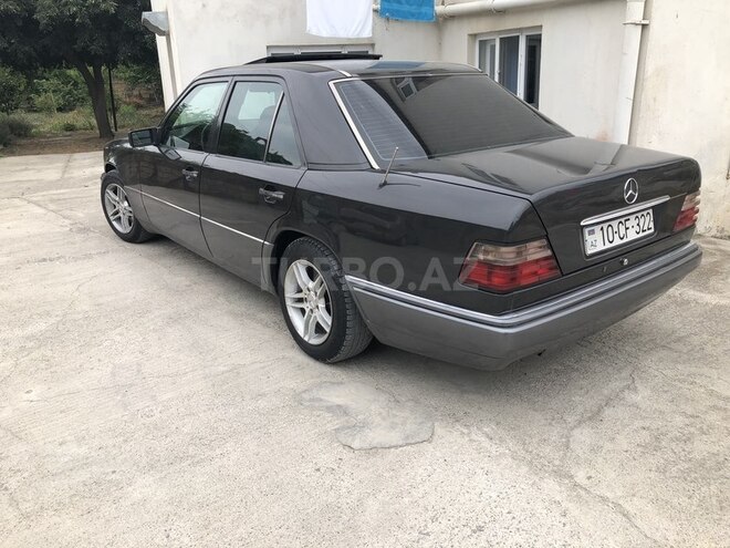 Mercedes E 220 1994, 450,000 km - 2.2 l - Bakı