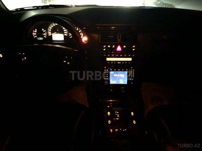 Mercedes E 240 2000, 272,000 km - 2.6 l - Bakı