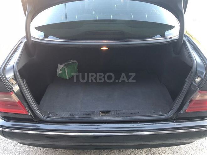 Mercedes E 240 2000, 272,000 km - 2.6 l - Bakı