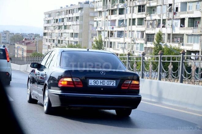 Mercedes E 240 2000, 272,000 km - 2.6 l - Bakı