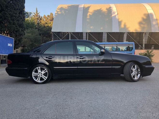 Mercedes E 240 2000, 272,000 km - 2.6 l - Bakı
