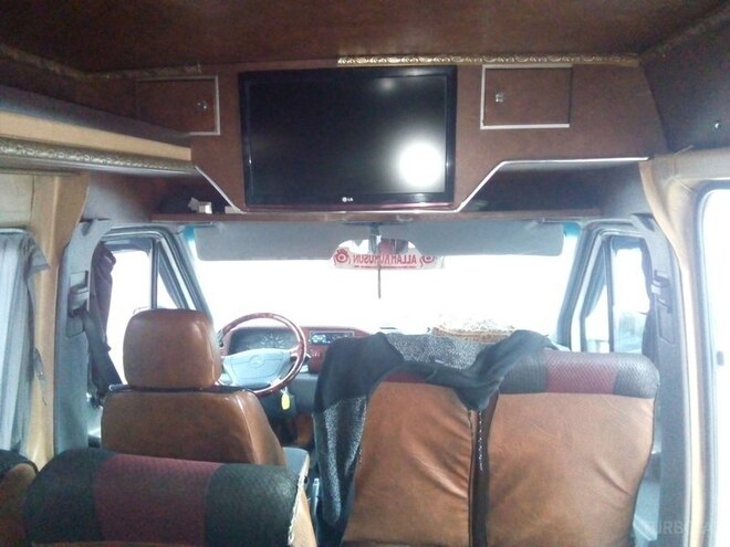 Mercedes Sprinter 412 1999, 400,000 km - 2.9 l - Şirvan