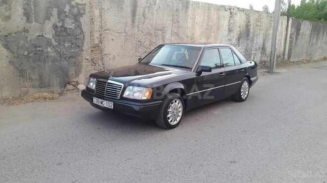 Mercedes E 220 1993, 317,700 km - 2.2 л - Sumqayıt
