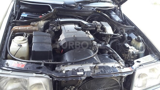 Mercedes E 220 1993, 317,700 km - 2.2 л - Sumqayıt