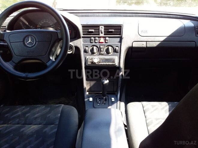 Mercedes C 200 2000, 368,000 km - 2.0 l - Bakı