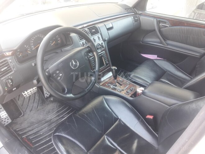 Mercedes E 240 2000, 250,000 km - 0.3 l - Bakı